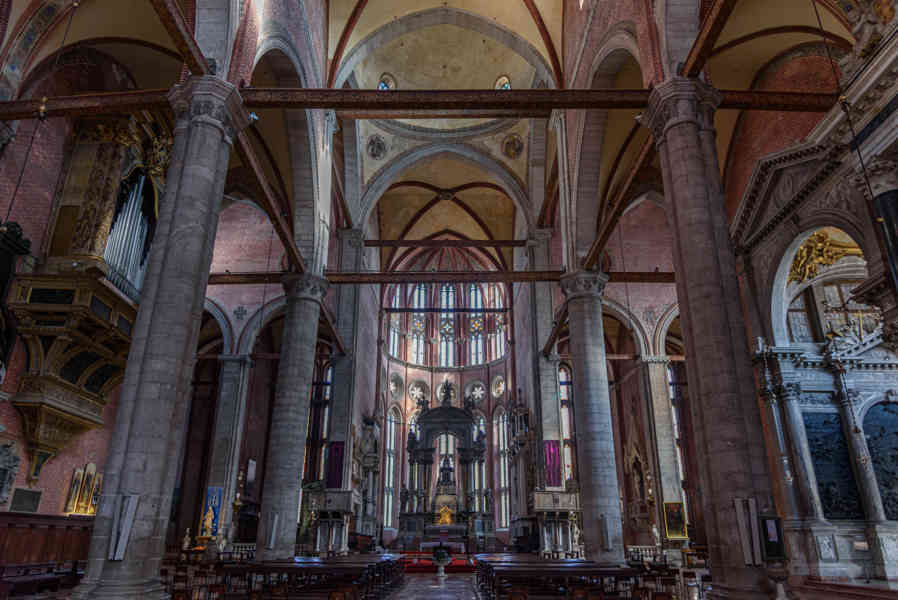 Italia - Venecia 088 - basílica de los Santos Juan y Pablo.jpg